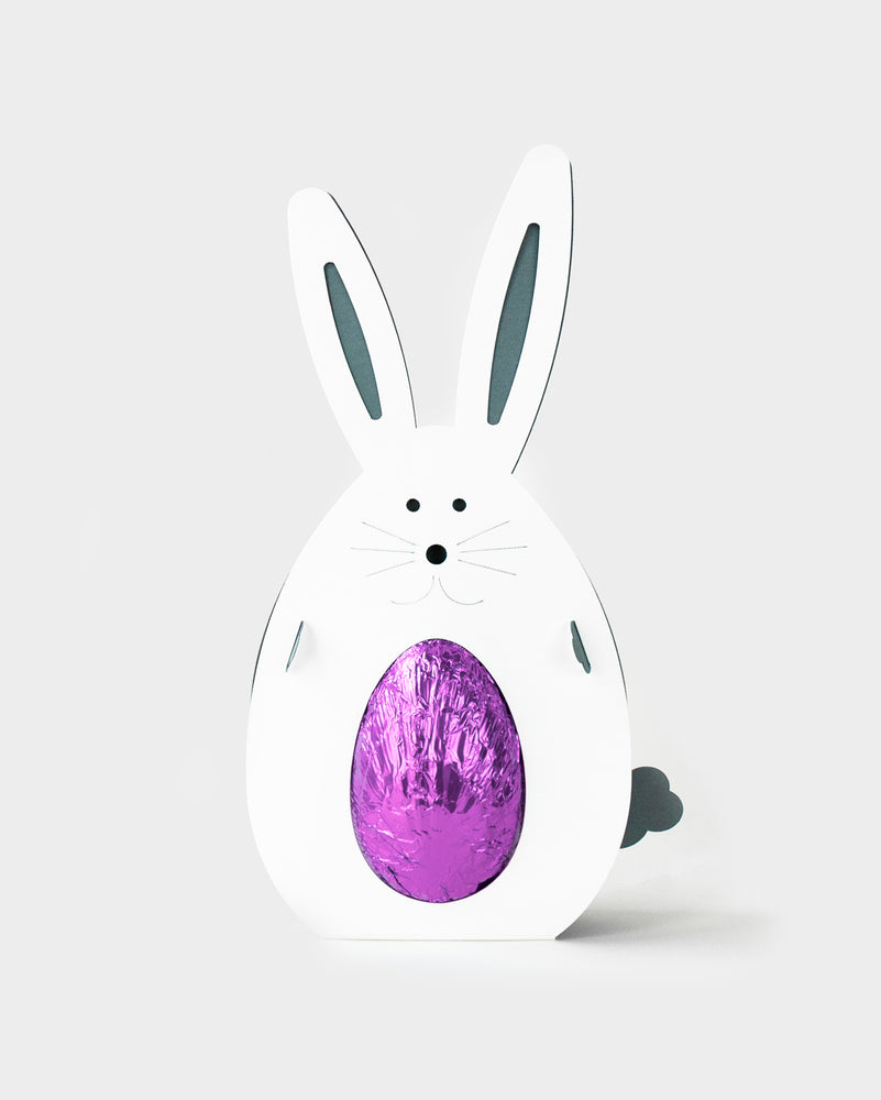 Pure White Chocolate Easter Egg (including chocolate buttons) – 32% Dominican Republic